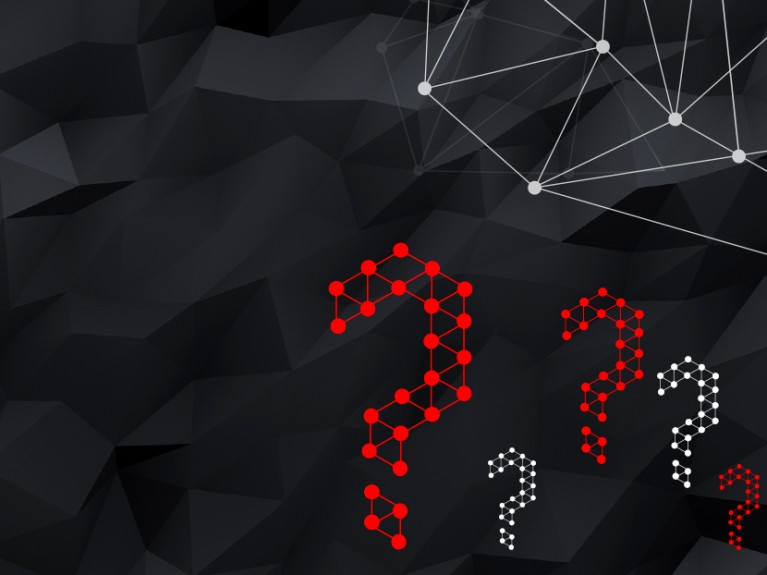 Symbolbild mehrerer Fragezeichen auf schwarzem Untergrund