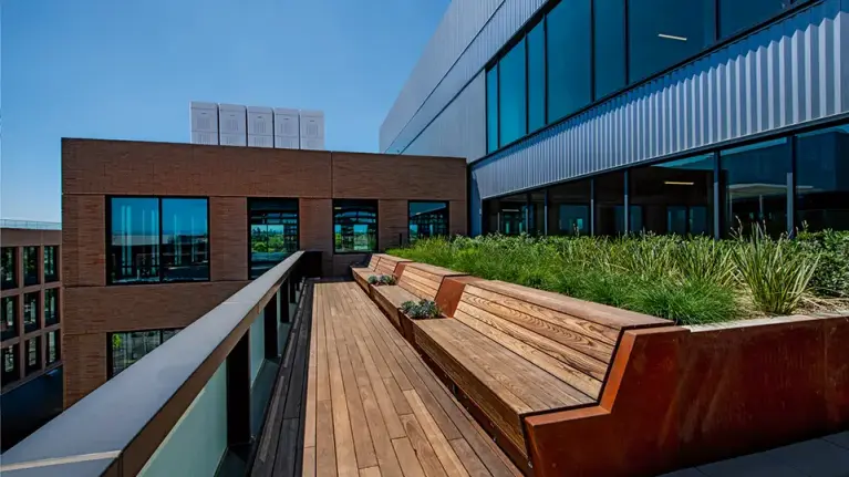 YXM Außengeräte auf dem Dach