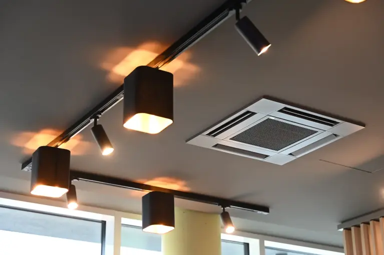 Abbildung Deckenkassette von Mitsubishi Electric Abbildung Deckenkassette von Mitsubishi Electric