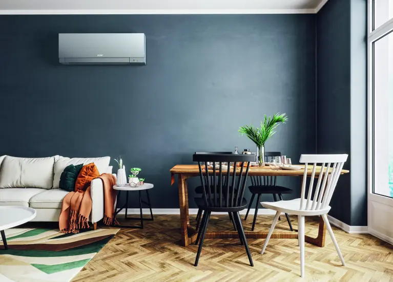 Air conditioning Mitsubishi Electric Dining area with air conditioning Mitsubishi Electric