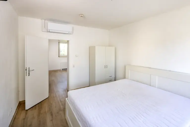 Abbildung Innengerät im Schlafzimmer