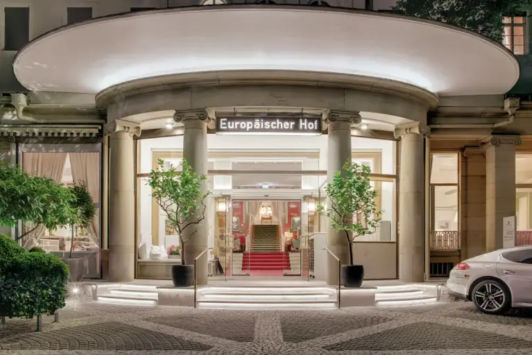 Foto des Eingangsbereichts des Europäischen Hofs in Heidelberg