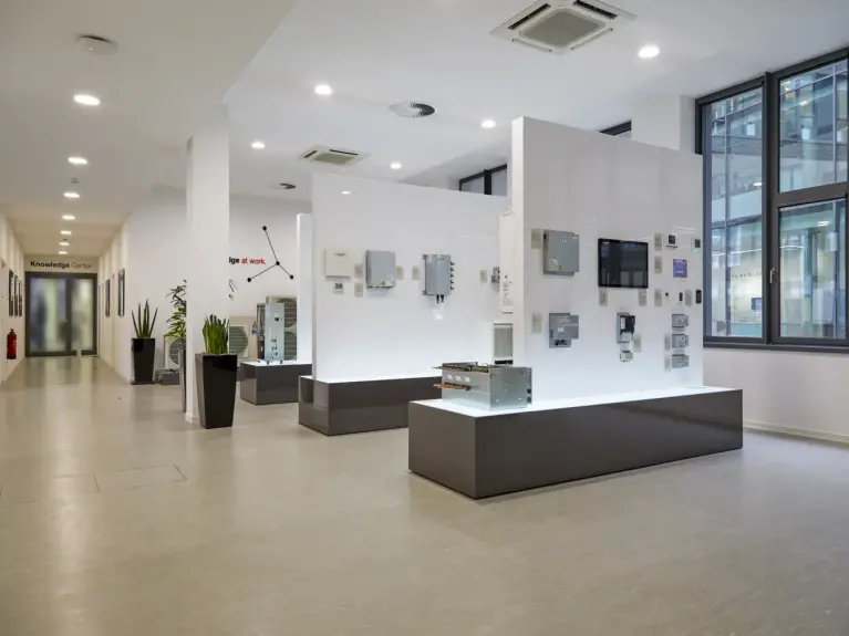 Showroom met producten van Mitsubishi Electric