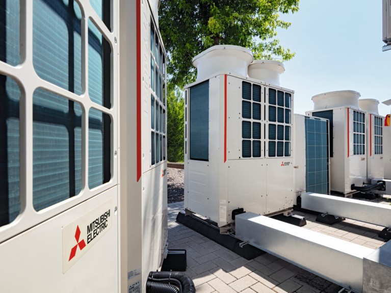 Systèmes HVRF de Mitsubishi Electric pour les applications extérieures